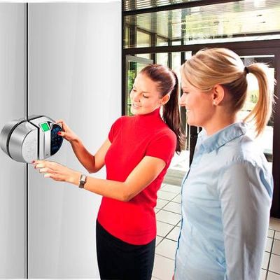 新年伊始 淘宝众筹准备上狗|玻璃狗|云智能|指纹锁|淘宝众筹|爱家家居网 互动体验式家居门户 一站式家居企业营销解决方案