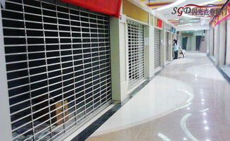 电动不锈钢卷帘门与木制品销售：现代与传统的完美融合